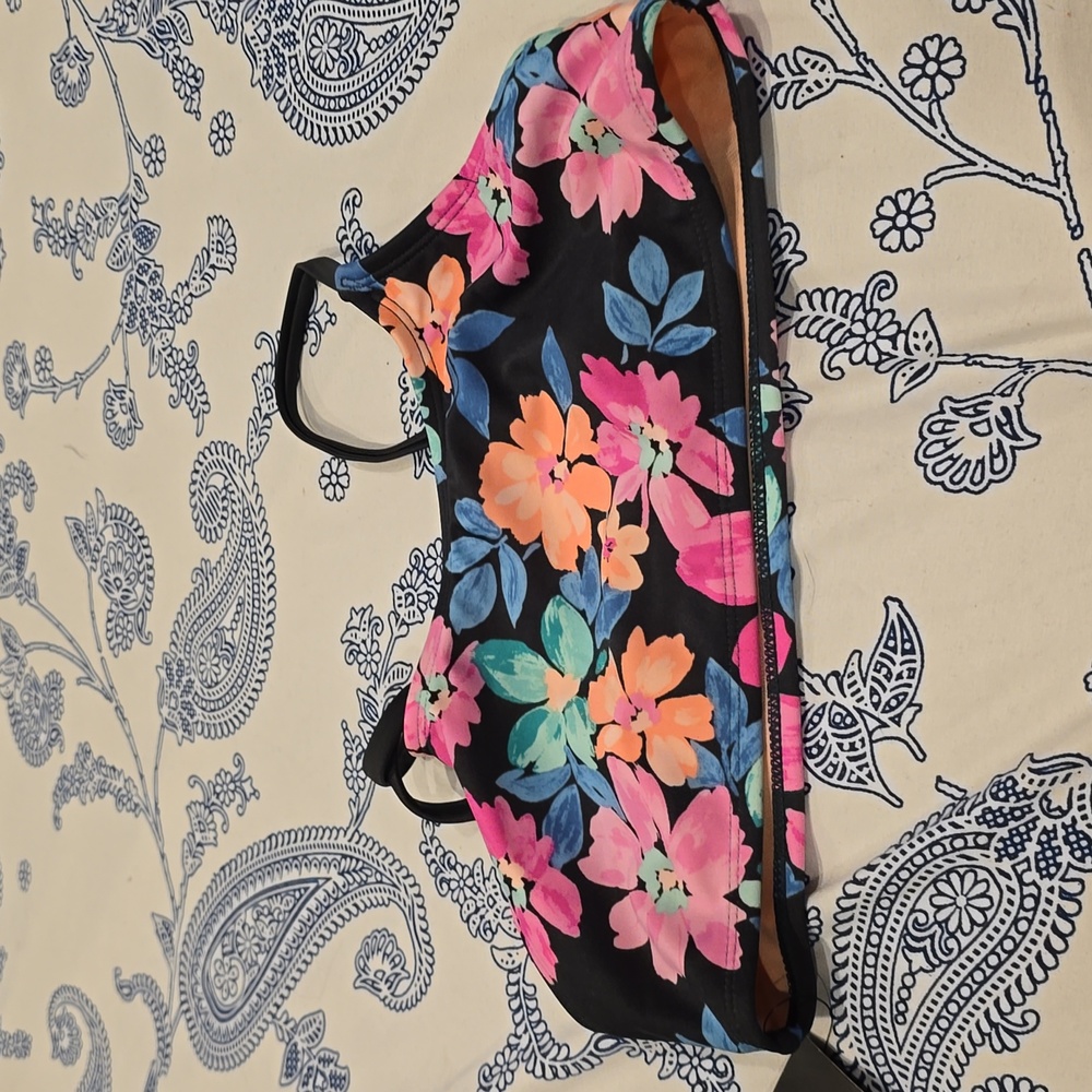❤️10/$10 New floral bikini top